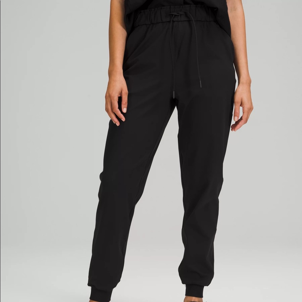 Lululemon Stretch High-Rise Jogger